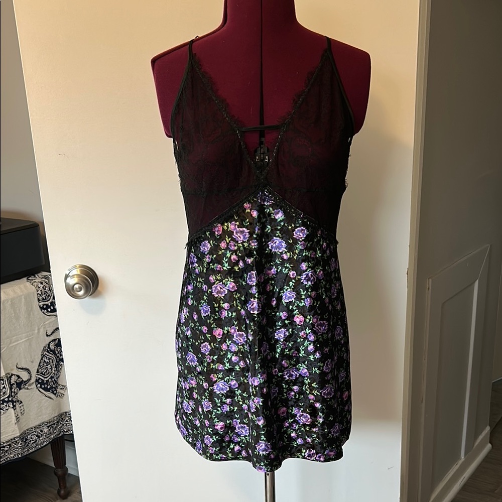 Floral Lace Chemise